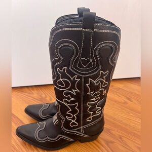 Forever 21 black embroidered western cowboy boots👢🤠